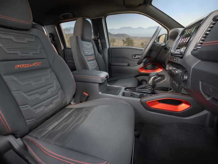 The center console has four liters of storage space.