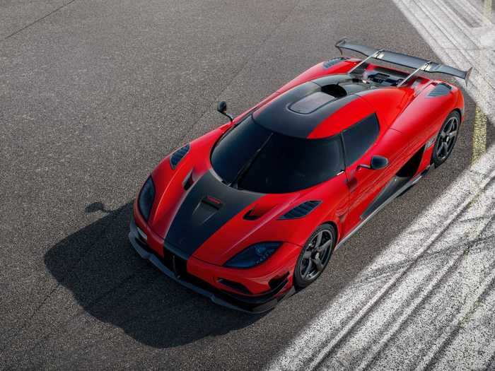 The official record was previously held by the Koenigsegg Agera RS, which achieved an average speed in both directions of 277.87 mph.