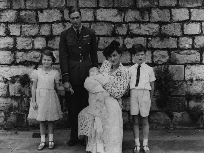 1942: Prince George - the fourth son of Kind George V - had three children with Princess Marina of Greece and Denmark. Here are the couple with Princess Alexandra (1963), Prince Edward (1961), and Prince Michael, at Michael