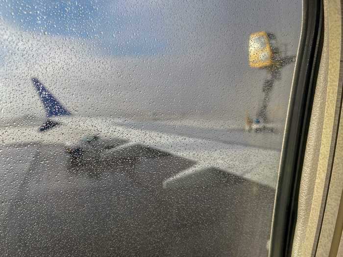 Once the excitement of boarded ended it was time to fly south. The CFM International LEAP-1B engines quietly spooled up and off we went following a quick stop at the de-icing pad to protect us from the elements.