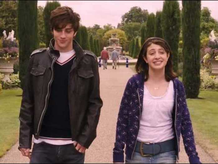 "Angus, Thongs and Perfect Snogging" (2008)