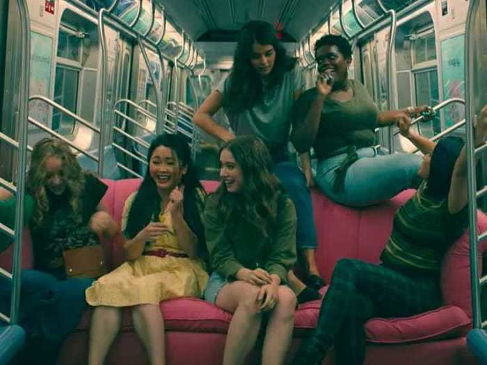 There is almost no one on the subway when the girls bring the couch onto it.