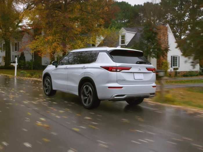 The new Outlander will arrive in showrooms this coming April.