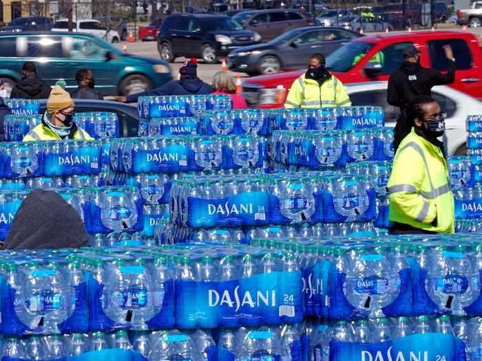 The city of Houston set up distribution sites to hand out bottles of water while it remains on a boil water notice.