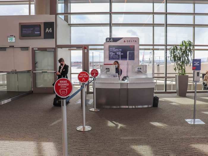 The one feature not installed, however, was the floor placards. I guess Salt Lake City airport didn