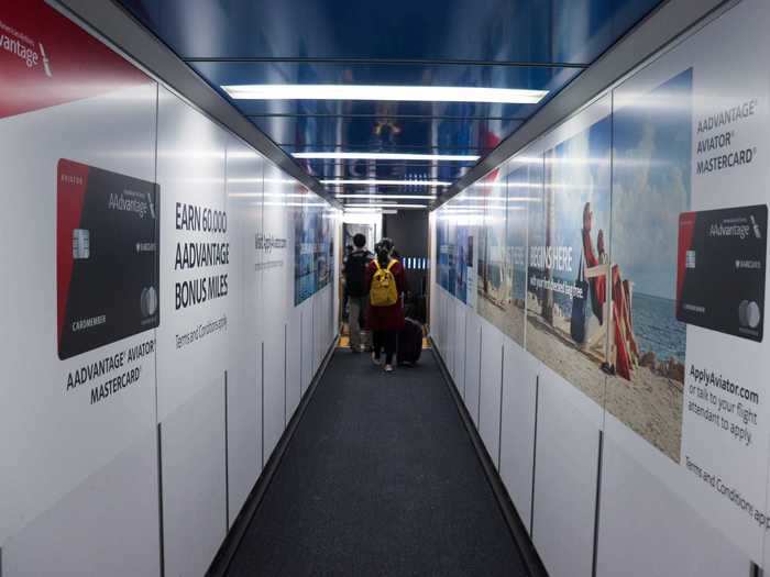 The jetway was bare with no social distancing placards. These placards are largely ignored but are, once again, symbols that show the airline is taking additional action to keep travelers safe.