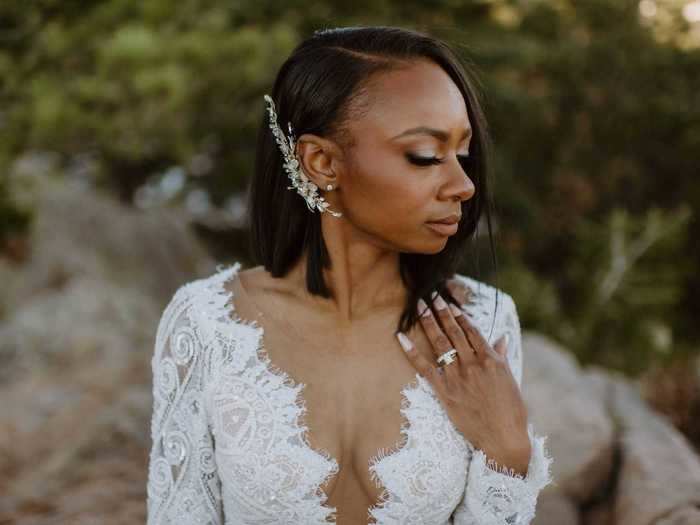 Jasmine paired the dress with an affordable hair clip instead of a veil.