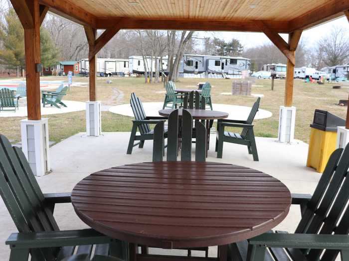 There were a few communal seating areas, which were also empty.