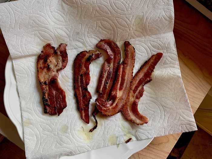 I cooked the bacon for around seven minutes, until the slices got nice and crispy.