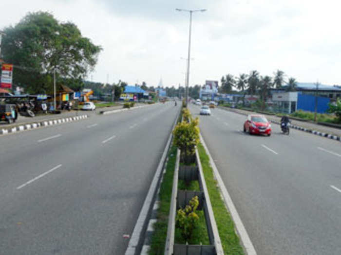 ​NH-44 linking Islam Nagar to Kadthal