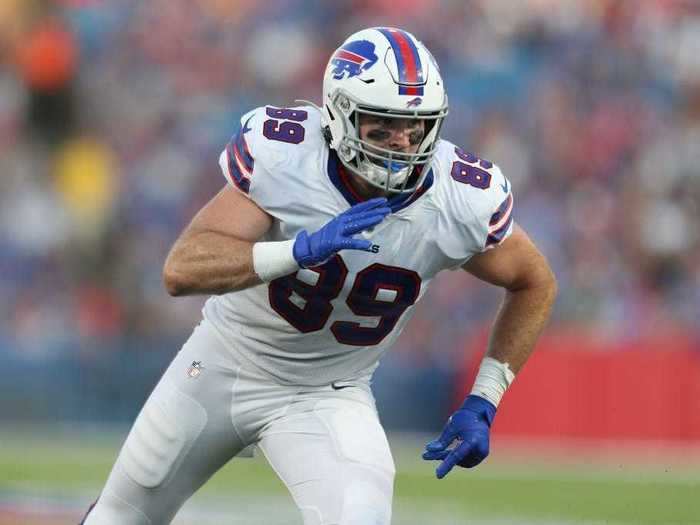 Tommy Sweeney emerged as a promising rookie tight end for the Buffalo Bills in 2019. The seventh-round pick out of Boston College played in six games with one start while hauling in eight catches for 114 yards.