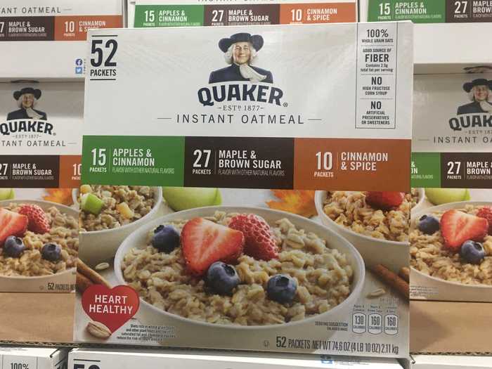 This variety pack of Quaker instant oatmeal has three different flavors.