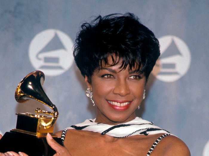 February 1992: Natalie Cole left the Grammys with three awards in an elegant black-and-white dress with a matching scarf draped across her neck.