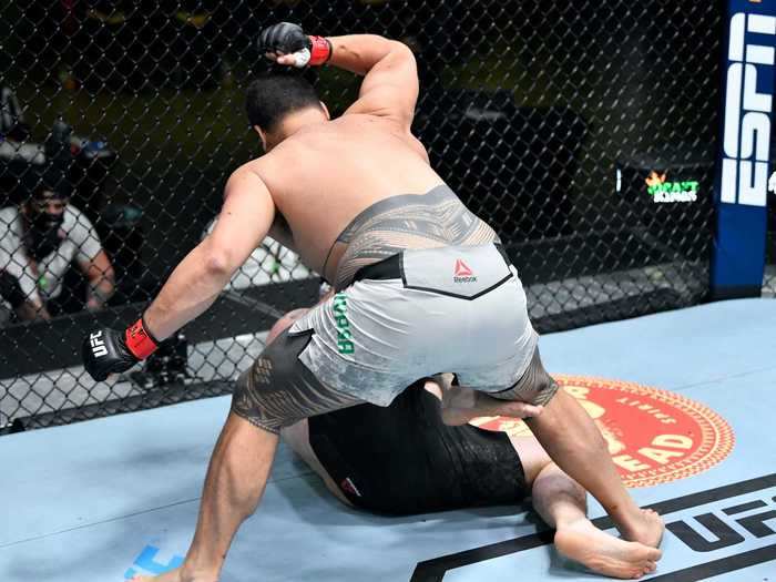 A renowned slugger, Tuivasa is a fan favorite in the UFC and, against Hunsucker, added another knockout to his highlight-reel.