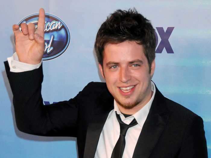 Lee DeWyze sang a forgettable cover of U2