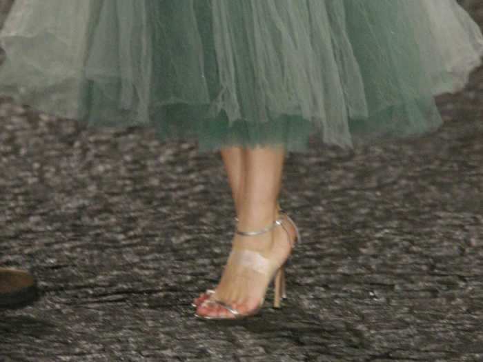 Sarah Jessica Parker had to have her heels taped to her feet while she ran through the streets of Paris in the "Sex and the City" finale.