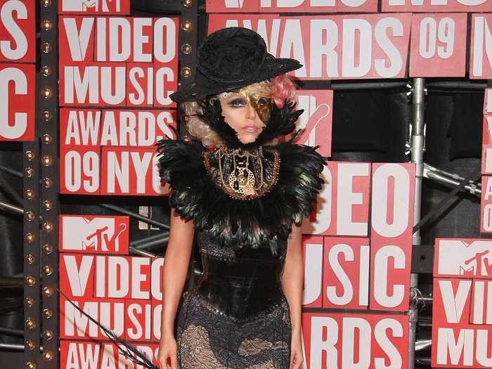 She rocked a 19th-century-inspired gown at the 2009 MTV Video Music Awards.