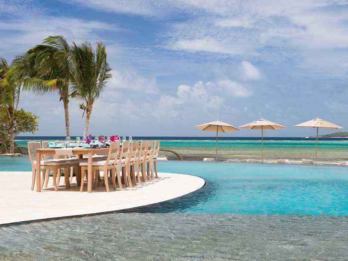 They can also request to dine poolside or directly on the beach.