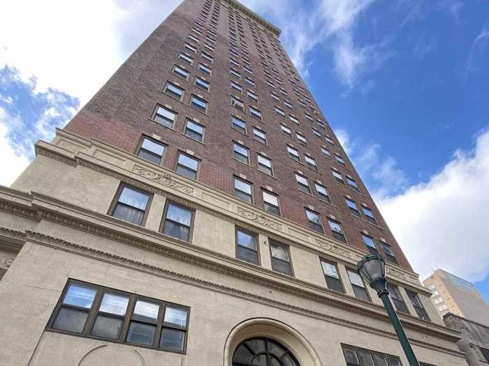 The second apartment I toured in Philadelphia was at the Chancellor in Washington Square West.