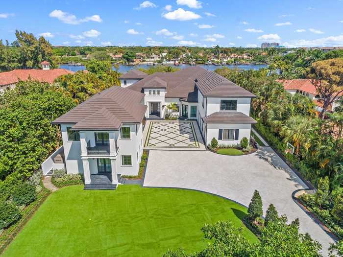 Dustin Johnson bought this mansion in Palm Beach Gardens, Florida, in 2015 for $5 million.