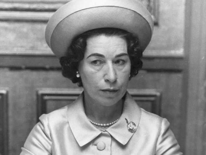 Jeannette Charles is a famous Queen Elizabeth lookalike.