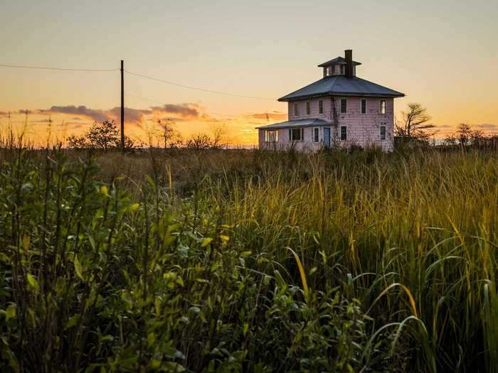 The Plum Island Pink House has its origins in a marriage that ended poorly.