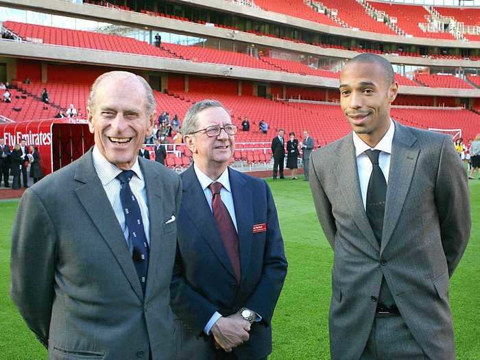 In 2006, he officially opened up Arsenal