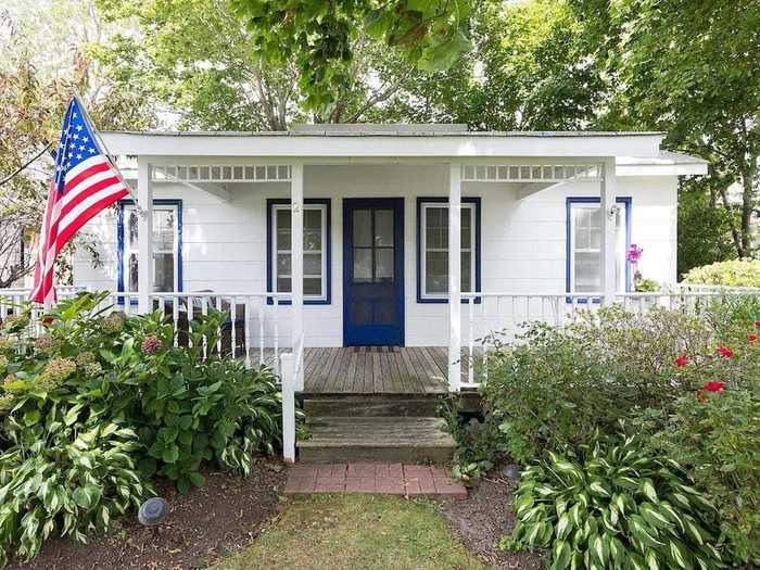 Cottage near beaches and vineyards on Long Island