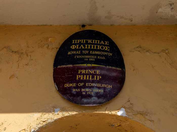 The villa features a plaque recognizing it as Philip