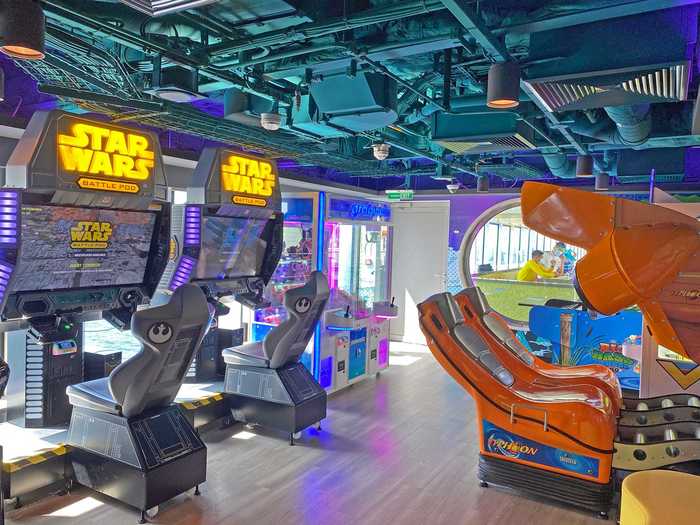 There were several arcade areas scattered throughout the ship. I saw very few people in any of them.