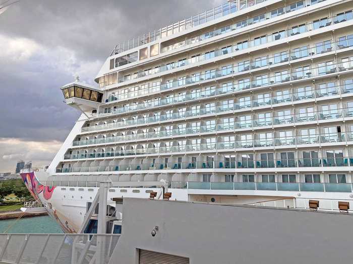 I booked a two-night "cruise to nowhere" aboard Genting Cruise Line