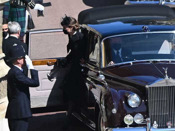 Some members of the royal family arrived at the funeral in cars.