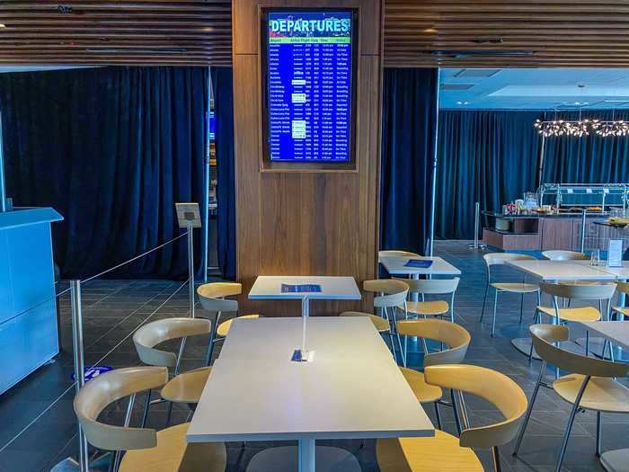 Departure information screens could also be found throughout the lounge so passengers could stay up to date on the status of their next flight.