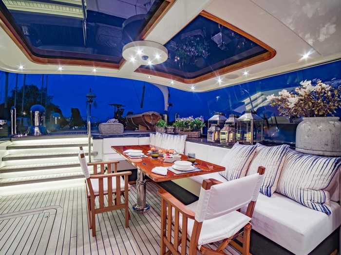 The outdoor dining area is covered so cruisers can enjoy a meal outside even in the rain or hot sun.