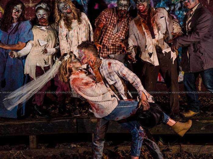 Reynolds and Padgett ended their Halloween-themed date by dressing up as zombies at a wedding - complete with a flowing veil.