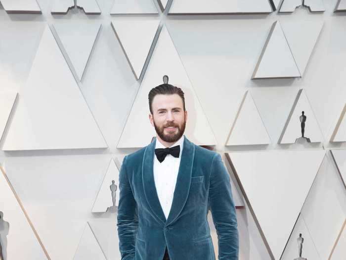 At the 2019 Oscars, Chris Evans pulled off a velvet blazer.