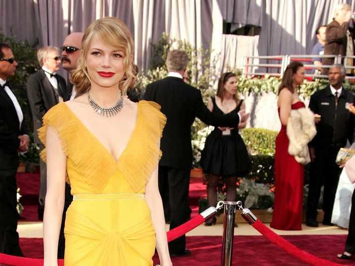 Michelle Williams blew everyone away in this sunny Vera Wang dress at the 2006 Oscars.