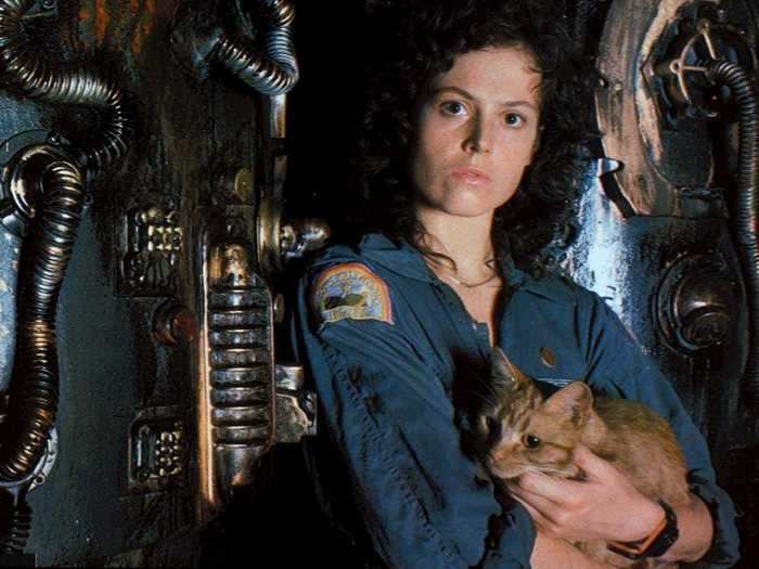 T1. "Alien" (1979) won an Oscar for best visual effects.