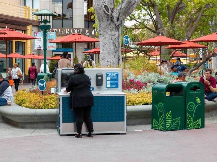 However, I only saw one person using the sinks during my stroll around Downtown Disney.