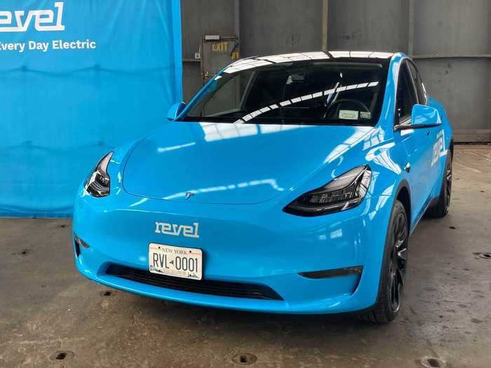 An all-electric ride-hailing service is headed to New York with a fleet of custom Teslas.