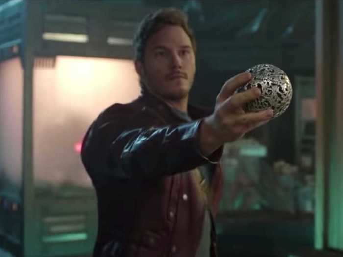 Chris Pratt improvised dropping the orb in "Guardians of the Galaxy" (2014) so well that it seemed like an accident.