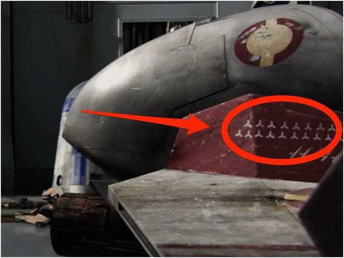 You can see Obi-Wan’s victory/kill markings on his ship