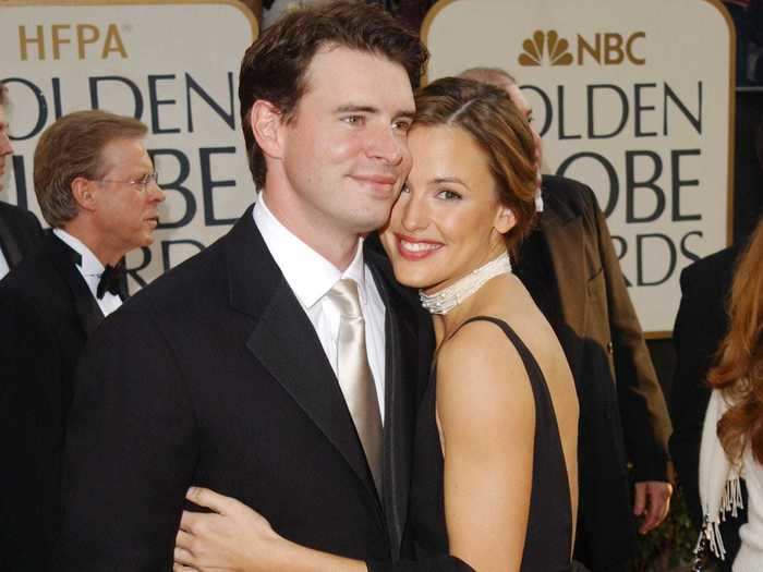 May 2003: The pair officially filed for divorce.