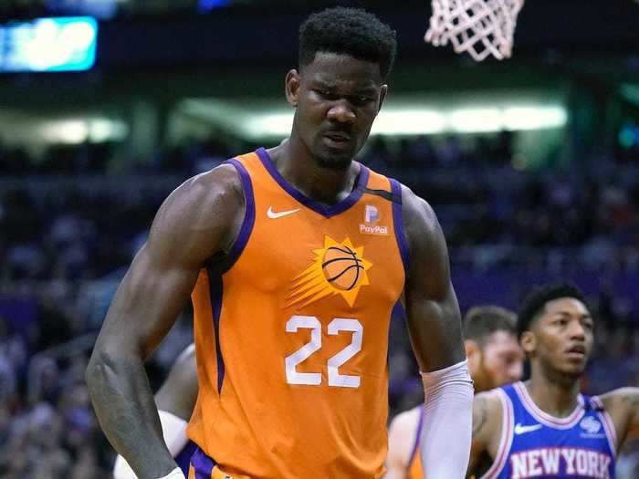 16. Deandre Ayton, C