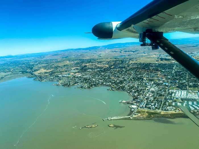 A pre-planned route saw us fly around three laps over the bay. This part of the flight is routine for any autopilot and even trainer aircraft equipped with the system can program a flight plan but the aircraft was also managing its speed and mixture settings.