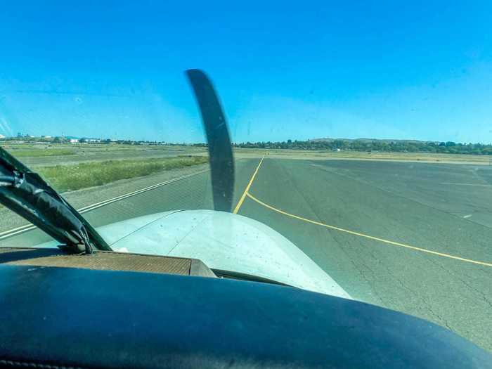 The aircraft then seamlessly navigated the tarmac and the surrounding aircraft to link up with the taxiway. A taxi speed of around 10 knots was maintained, with the aircraft controlling the throttle.