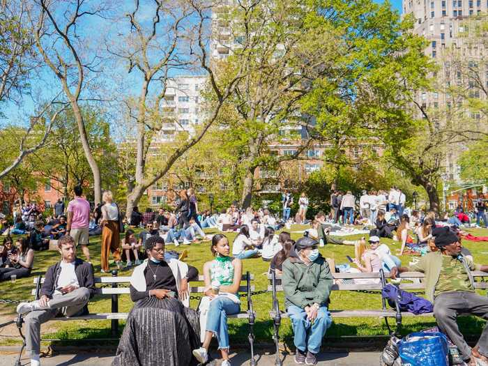 The benches were pretty full, with people sprawled out on the lawn.