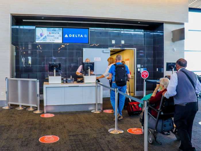 Most of the plane boarded from the back to the front. Delta is one of the few carriers still maintaining the back-to-front boarding procedure after competitors like JetBlue and United abandoned it in recent months.