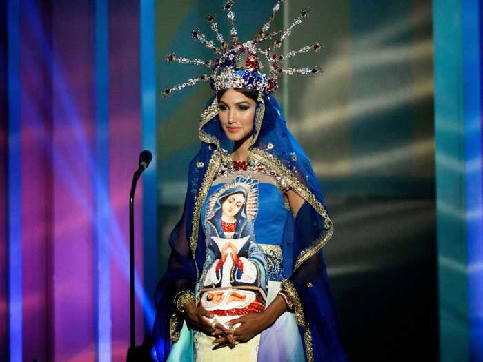 Miss Dominican Republic 2014, Kimberly Castillo, had the patron saint of the Dominican Republic on her dress.