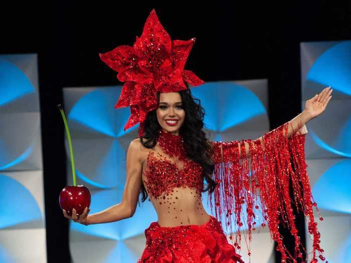 Miss Chile 2019, Geraldine González, had an unusual accessory: a giant cherry.